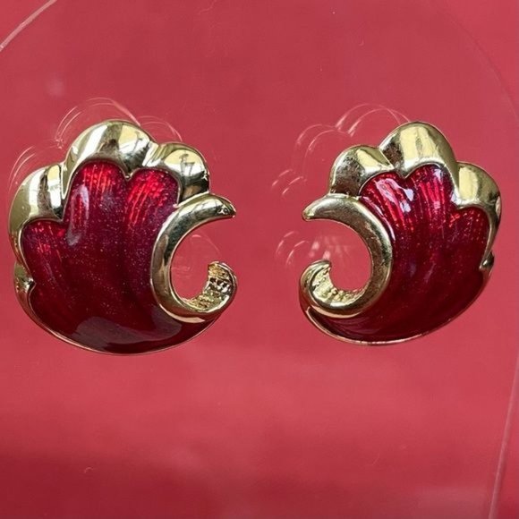 Vintage Avon Red Foil Scallop Pierced Ear Earrings - Picture 3 of 3